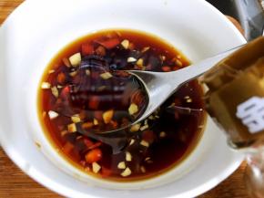 最后淋上芝麻油