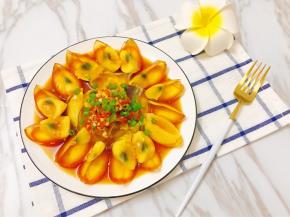 一份剁椒红油拌皮蛋就可以上桌啦