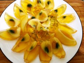 一个皮蛋切成四块