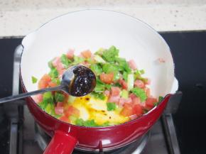 加入一勺香辣酱