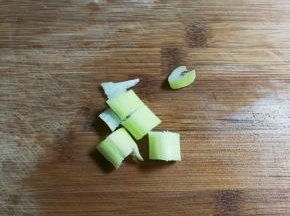 大葱切小段