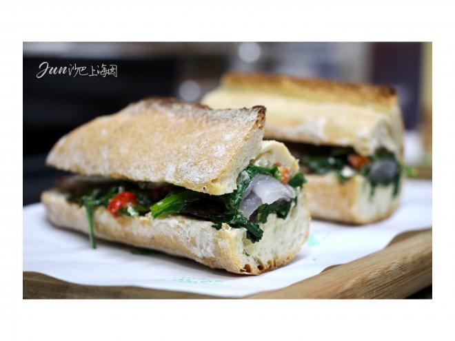 烤蔬菜三明治