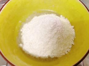 先做种面团
主料全部放入碗里