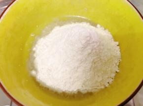 先做种面团
主料全部放入碗里