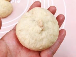 像包包子一样收紧口，一定要收紧不然后面会爆开