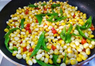 翻炒半分钟即可