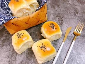 出炉后转到烤架上晾至手温后再密封保存