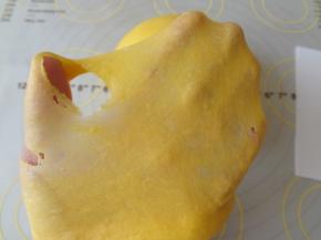 出现易破的薄膜就可以了