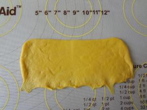 然后翻面底部压薄