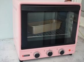 放入预热好的海氏烤箱，上下火170度，下层50分钟