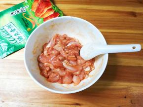 拌匀放入冰箱冷藏腌制十五分钟