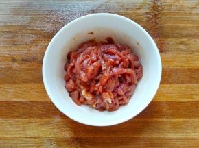 拌匀腌5分钟