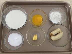 先制作香蕉卡仕达酱：准备好需要的材料