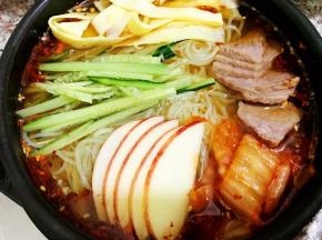摆上配菜