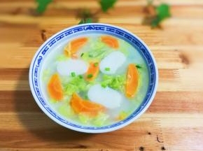 出锅盛碗撒入葱花