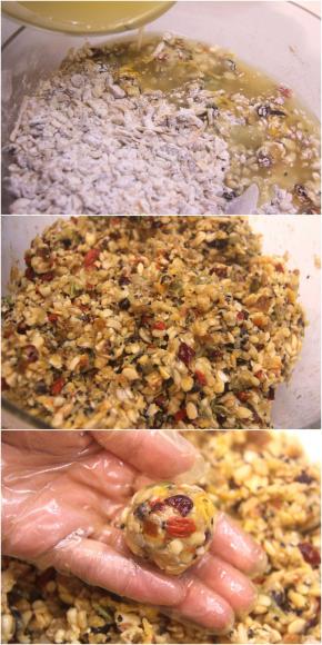 把乳化好的材料加入混合的馅料中，先用硬质刮刀翻拌均匀，再戴上手套充分搓揉至完全混合，揉至当抓一把馅料能轻松握成团不会太松散的状态。