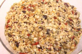 材料混合好后，盖好室温静置半个小时以上。