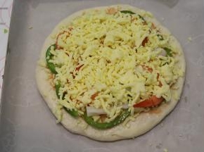 再次洒上马苏里拉芝士碎