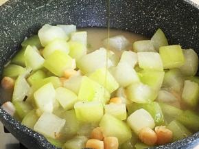 关火，淋入少许香油