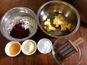 黄油和雪糕提前软化，秤量好所需要的材料备用