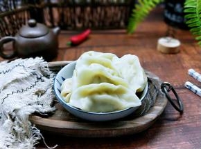 皮薄馅大，汁多。