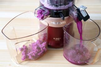 全部榨完后，取汁称量出100g备用；