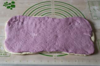 覆盖上紫色面皮；