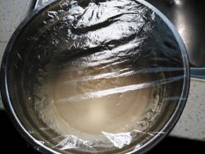 盖保鲜膜，静置半小时