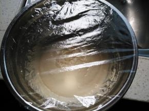 盖保鲜膜，静置半小时