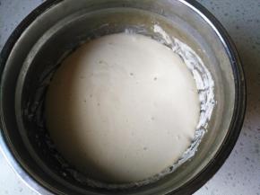 醒发好的面糊大约是原先的两倍大