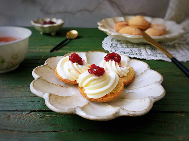 樱桃奶油松饼