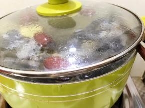 大火滚开后转小火慢慢煲20分钟