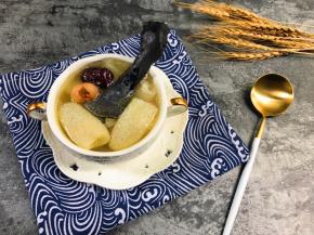 一碗乌鸡竹荪汤就完成了