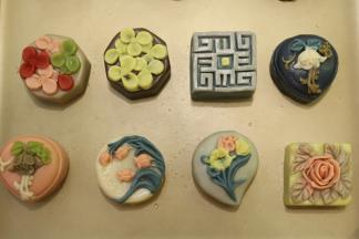 表面喷上少许的清水