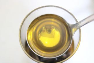 这样炸出来呢葱油透亮透亮的。