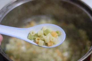 意面的软硬度看个人喜好。一般小朋友吃的我都煮13分钟，相对来说是教软的。