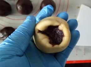 利用虎口慢慢往上推