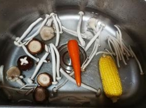 杂蔬、菇菌处理好