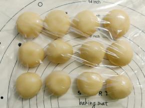 12份都包好，松弛10分钟。