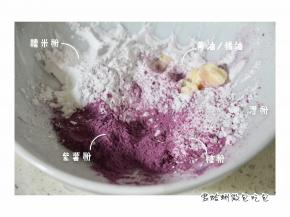 紫色面团：材料见图，开水倒入搅拌。绿色同理。