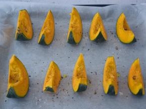 撒上现磨黑胡椒