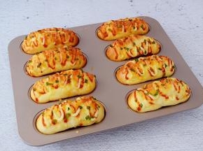 烤好取出晾至手温密封保存。