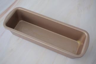 学厨磅蛋糕模具刷一遍黄油