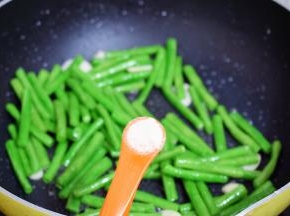 加入鸡精