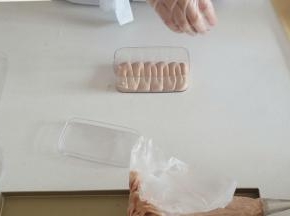 先挤一层奶油