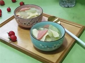 清淡爽口的美味汤上桌啦。