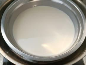 上锅蒸熟，蒸好用筷子搅拌一下看看中间有没有蒸透。