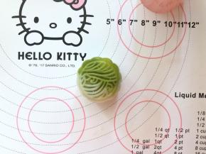 21、轻轻按压紧实后推出。