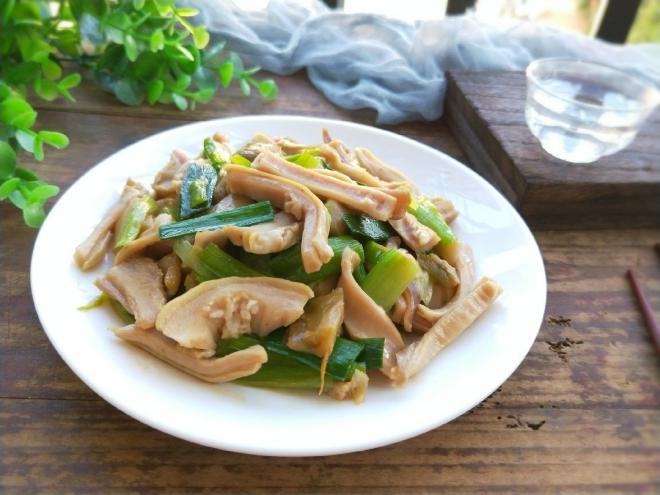 蒜苗榨菜炒猪肚