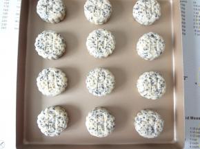 全部做好后放在烤盘上